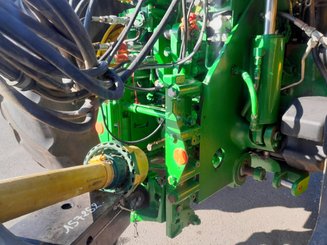 Farm tractor John Deere 8370R - 3