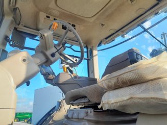 Farm tractor John Deere 8370R - 7