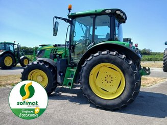 Farm tractor John Deere 6110R - 3