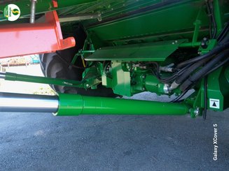 Combine harvester John Deere T660HM - 8