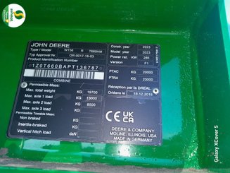 Combine harvester John Deere T660HM - 11
