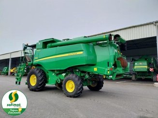 Combine harvester John Deere T670 - 2