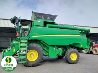Combine harvester John Deere T670 - 9