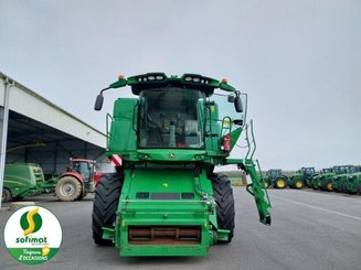 Combine harvester John Deere T670 - 7