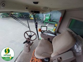 Combine harvester John Deere T670 - 11