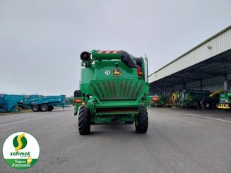 Combine harvester John Deere T670 - 3