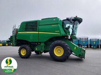 Combine harvester John Deere T670 - 5