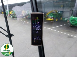Combine harvester John Deere T670 - 14