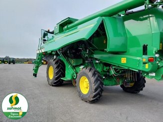 Combine harvester John Deere T670 - 15