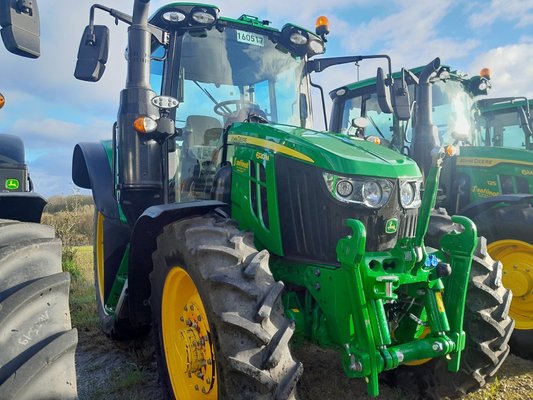 Farm tractor John Deere 6120M - 1