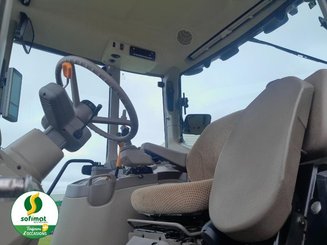 Farm tractor John Deere 6195M - 8