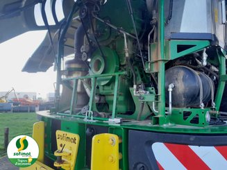 Self-propelled forage harvester John Deere 8300 - 9