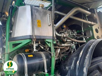 Self-propelled forage harvester John Deere 8300 - 4