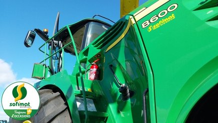 Self-propelled forage harvester John Deere 8600 - 12
