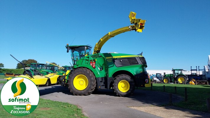 Self-propelled forage harvester John Deere 9900 - 1