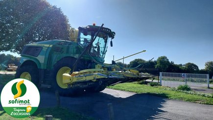 Self-propelled forage harvester John Deere 9900 - 4