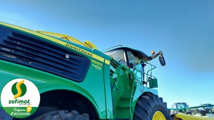 Self-propelled forage harvester John Deere 9900 - 9