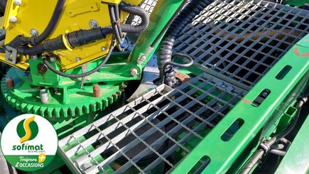 Self-propelled forage harvester John Deere 9900 - 11