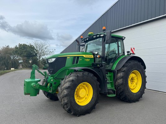 Farm tractor John Deere 6R175 - 1