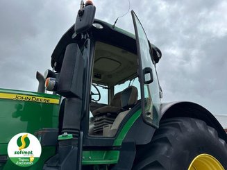 Farm tractor John Deere 7270R - 13