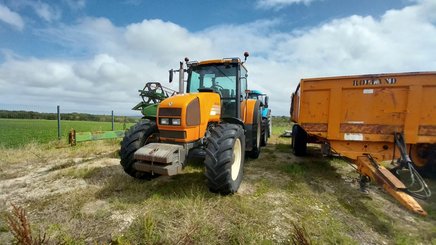 Farm tractor Renault ARES610RZ - 1