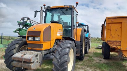 Farm tractor Renault ARES610RZ - 1