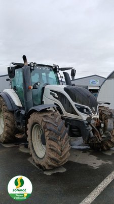 Farm tractor Valtra T234 - 1