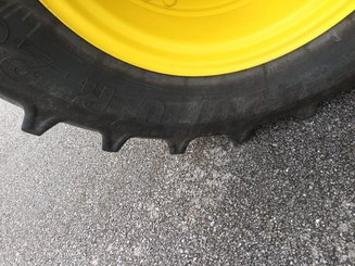 Farm tractor John Deere 6120M - 7