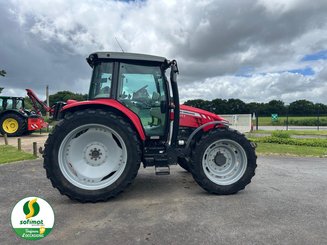 Farm tractor Massey Ferguson 5611 - 2