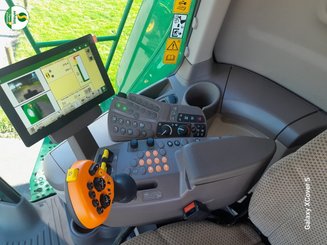 Combine harvester John Deere T660HM - 16