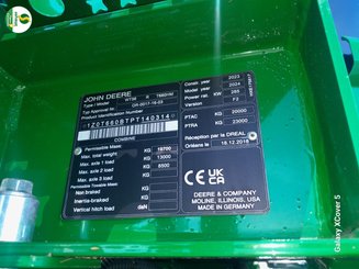 Combine harvester John Deere T660HM - 11