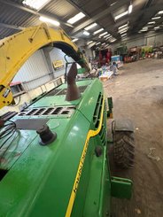 Self-propelled forage harvester John Deere 7580 - 3