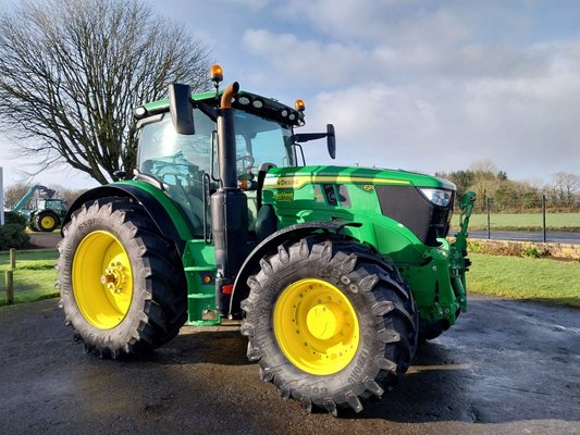 Farm tractor John Deere 6R185 - 1