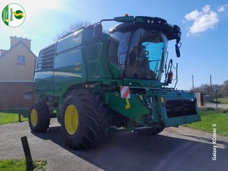 Combine harvester John Deere T660HM - 1