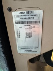 Farm tractor John Deere 6250R - 8