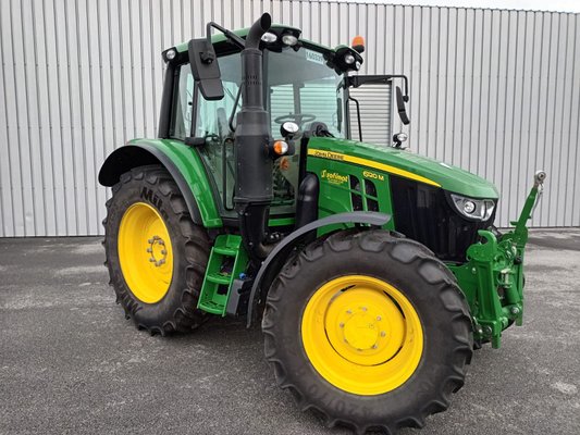Farm tractor John Deere 6120M - 1