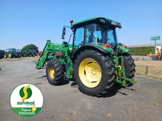 Farm tractor John Deere 5115M - 2