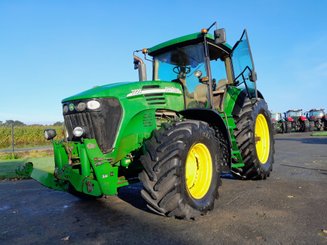 Farm tractor John Deere 7720 - 1