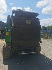 Round baler John Deere 990 - 2