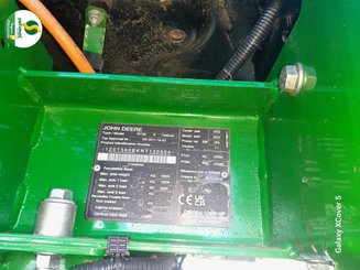 Combine harvester John Deere T560HM - 11