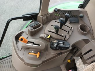 Farm tractor John Deere 6120M - 5