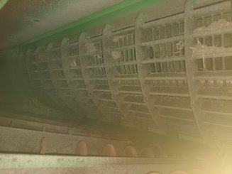 Combine harvester John Deere T660HM - 11
