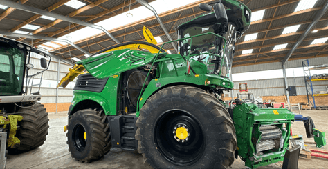 Self-propelled forage harvester John Deere 9900 - 3