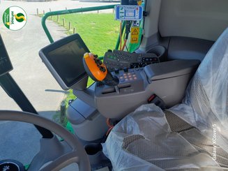 Combine harvester John Deere T560HM - 17