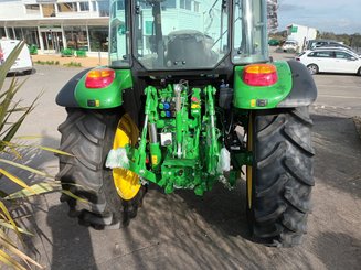 Farm tractor John Deere 5105M - 2
