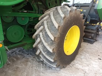 Combine harvester John Deere T660HM - 4