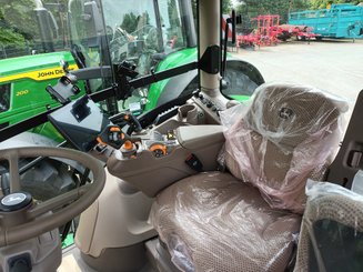 Farm tractor John Deere 6R185 - 2
