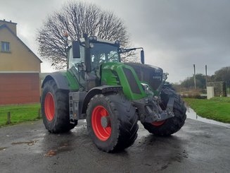 Farm tractor Fendt 826 - 1