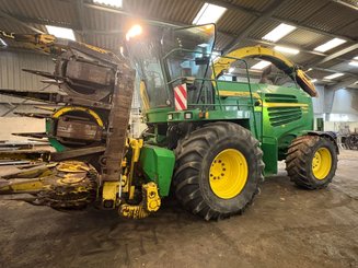 Self-propelled forage harvester John Deere 7580 - 1