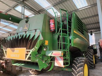 Combine harvester John Deere T660HM - 2